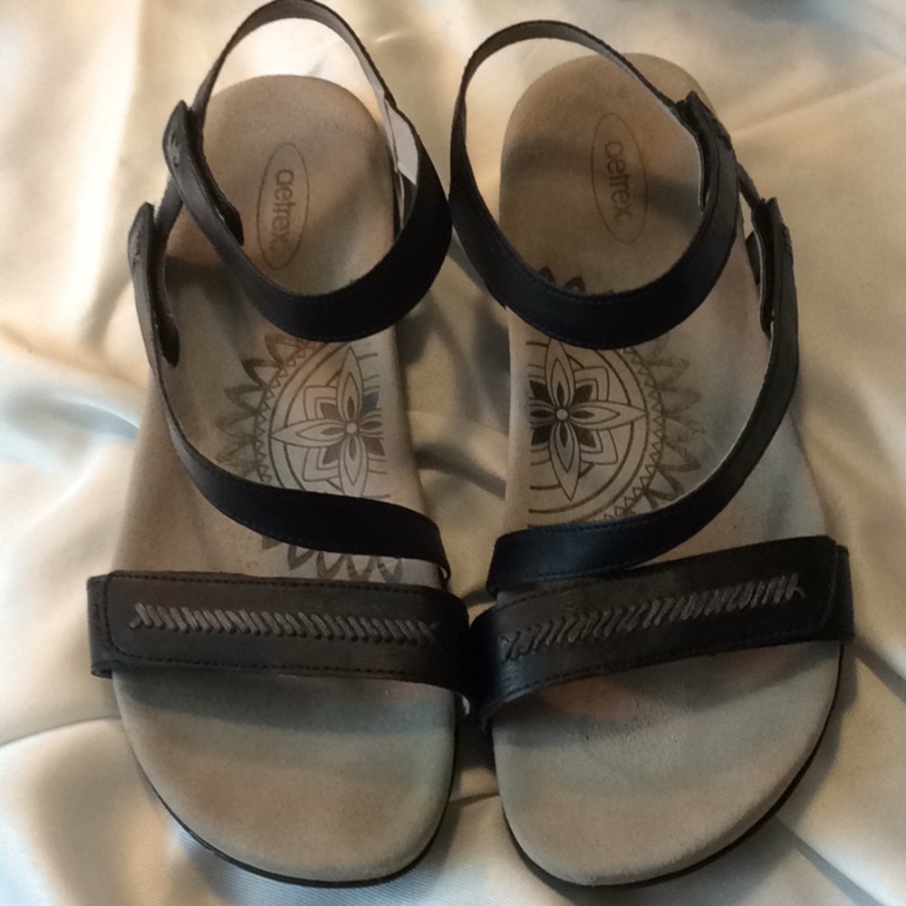 Aetrex women’s sandals black